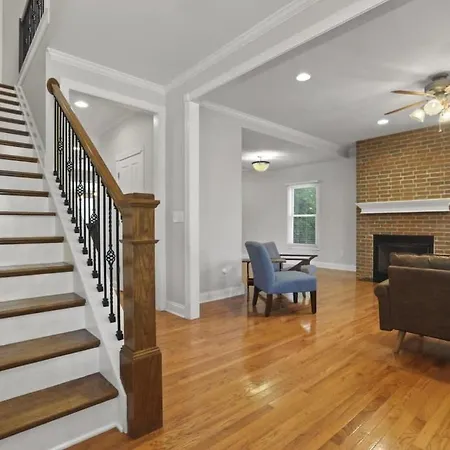 Housepitality - The Victorian Vacation Home