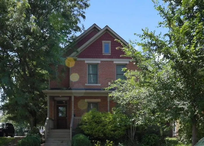 Housepitality - The Victorian Vacation Holiday home Columbus